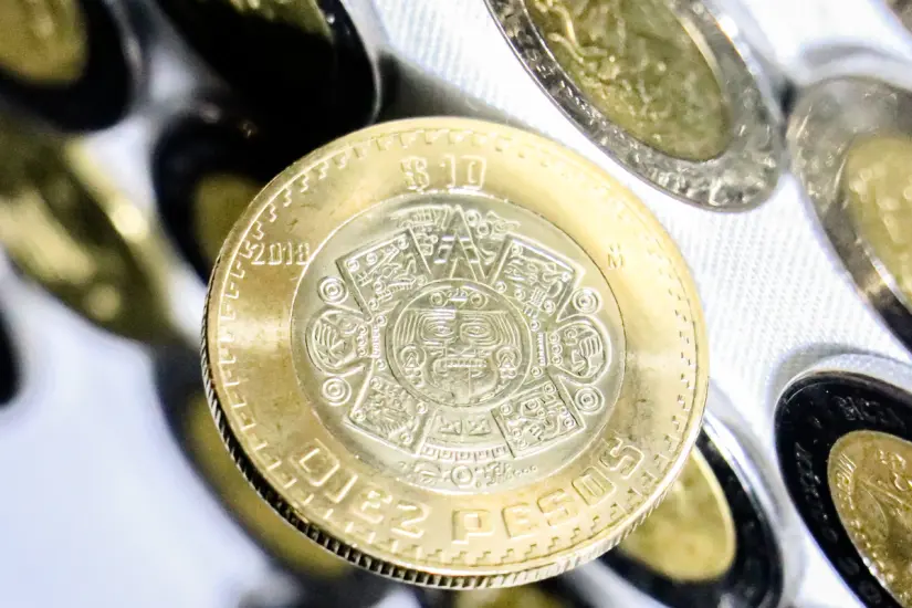 Aunque las tandas son permitidas, el SAT establece límites de depósitos que pueden ser objeto de fiscalización. Foto: Canva