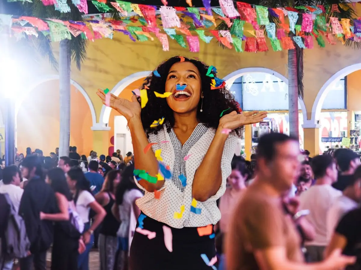 Cada una de las ferias que se realizan en el estado reflejan la riqueza cultural, artesanal y gastronómica de Yucatán, brindando espacios para locales y visitantes.- Fuente Feria Yucatán y Canva