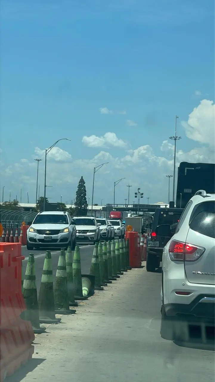 Fila del cruce fronterizo en Coahuila / Foto: 
Daisy N Patino