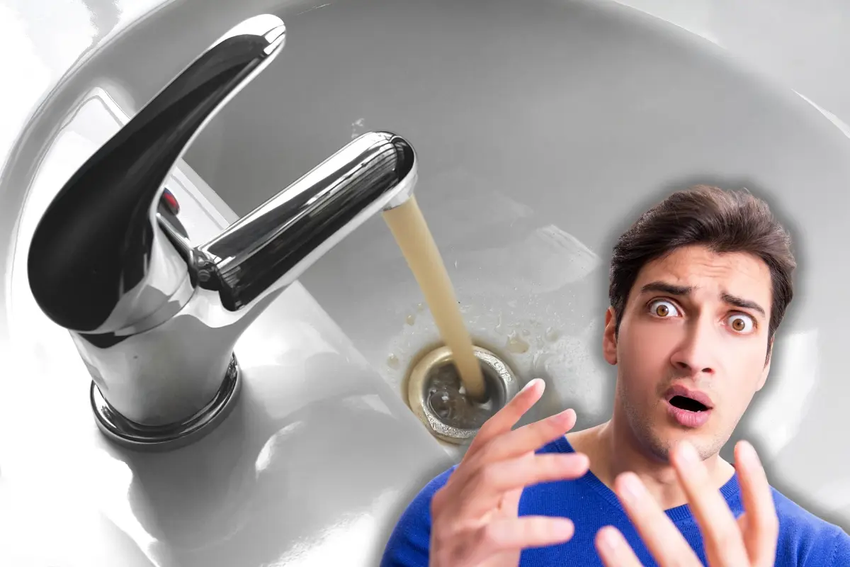 Agua turbia y un hombre. Foto: Canva