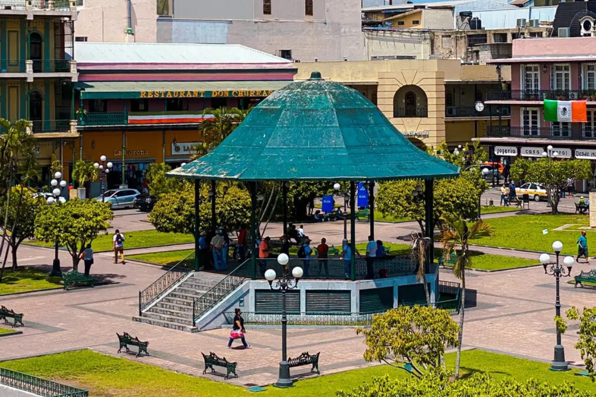 El kiosco, aunque sometidos a un par de restauraciones, data de principios del siglo XX. Foto: Carlos García