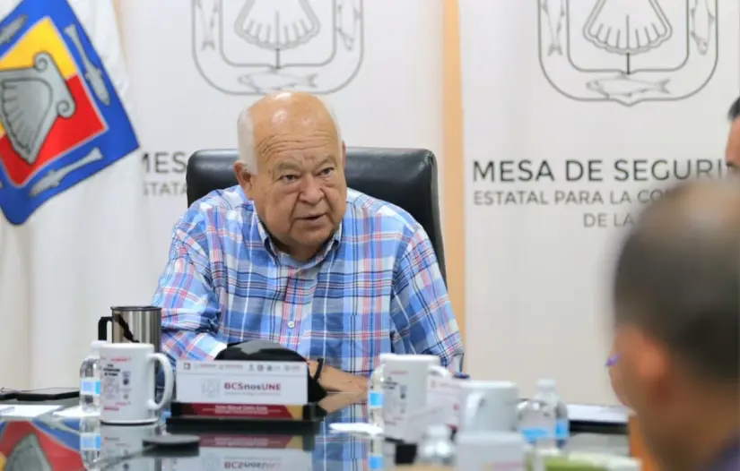 El gobernador pidió no generalizar y reconocer el trabajo de policías honestos. Foto: Facebook / Víctor Manuel Castro Cosío