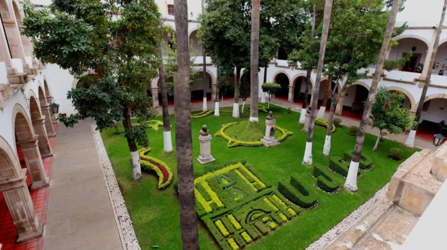 La Facultad de Lenguas ofrece educación superior y posgrados. Foto: Canva.