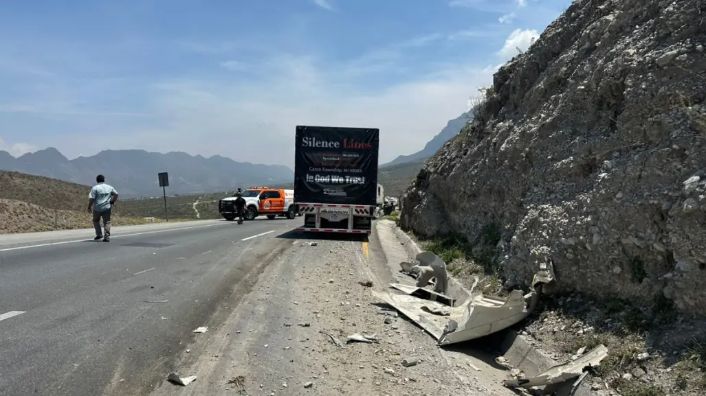 ¡Precaución! Fuerte accidente e incendio paralizan la Monterrey–Saltillo