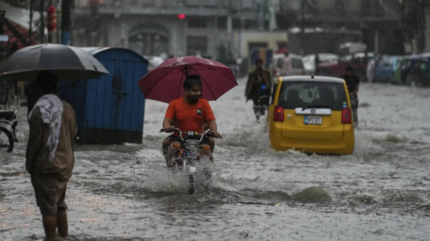 Lluvias torrenciales dejan más de 200 muertos en el norte de Pakistán. Foto: AP