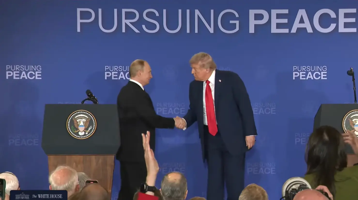 Vladimir Putin y Donald Trump confirman avances hacia un acuerdo de paz en Ucrania. Foto: YouTube (The White House)