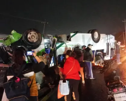 Volcadura de camión de pasajeros deja lesionados en Huehuetoca, Edomex
