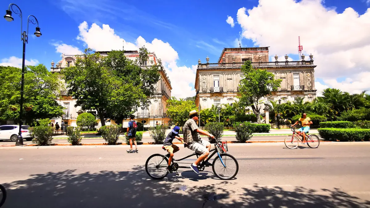 La Biciruta es el plan favorito de las familias yucatecas y el turismo en Mérida Foto: Visit Mérida