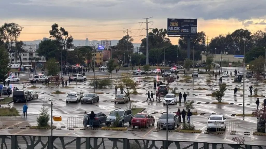 Balacera en Estadio Cuauhtémoc deja una mujer muerta y un lesionado | VIDEO