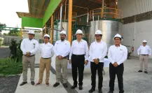 Recorre gobernador Américo Villarreal planta que transforma plásticos en combustibles en Altamira