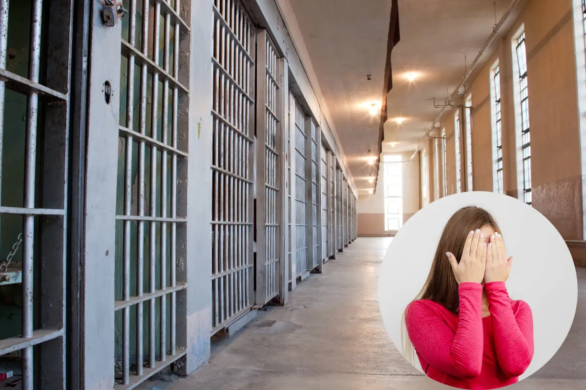 Mujer es captada intentando meter droga en reclusorio. Foto: Canva