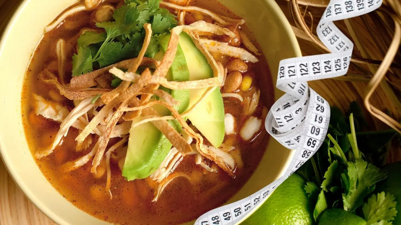 ¿Cuántas calorías tiene la sopa de lima?. Foto: Canva