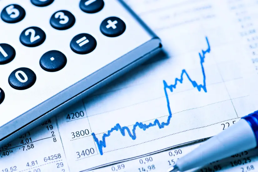 Conocer el valor de activos financieros es vital para gestionar las plusvalías y minusvalías en las Afores adecuadamente. Foto: Canva