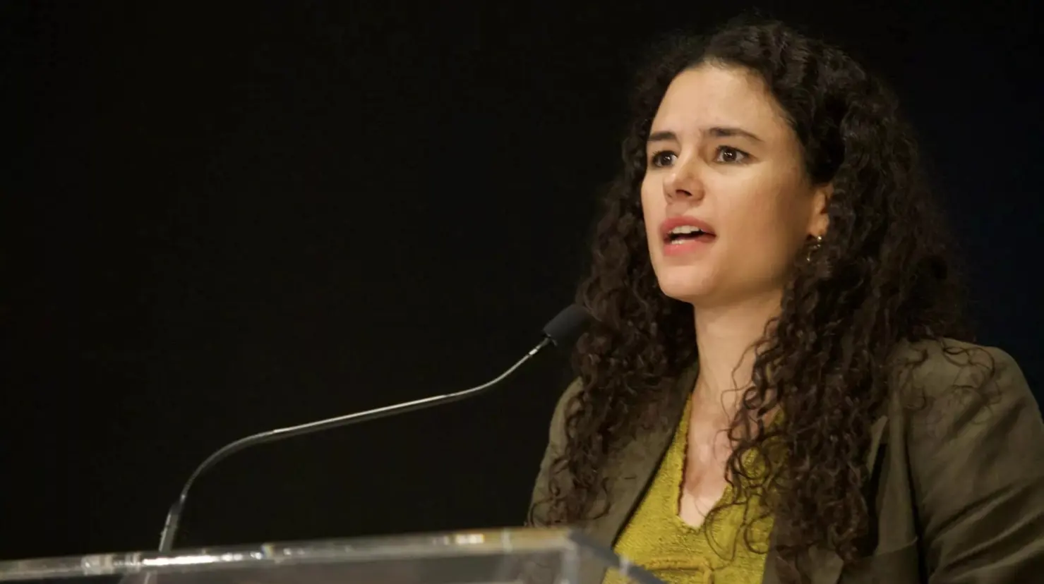 Luisa María Alcalde habla sobre la mudanza de Beatriz Gutiérrez Müller a España. Foto: Facebook (Luisa María Alcalde)