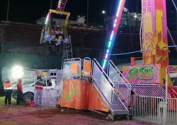 Video l Falla en juego mecánico en Puebla provoca pánico entre los asistentes