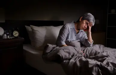 ¿Qué relación tiene el insomnio con alimentarse bien? Esto responden los expertos