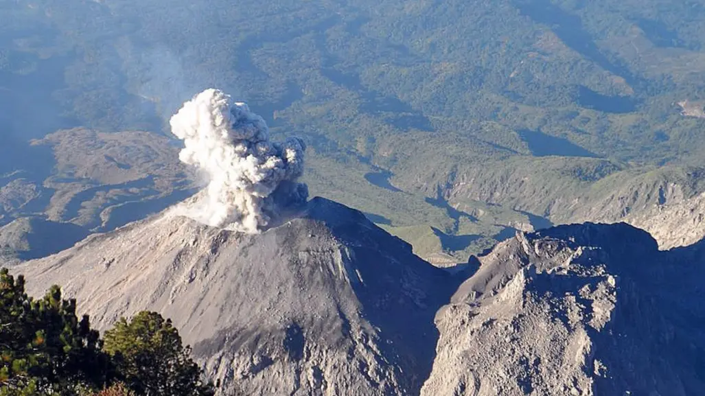 Alerta Protección Civil de Guatemala por actividad en el volcán Santiaguito