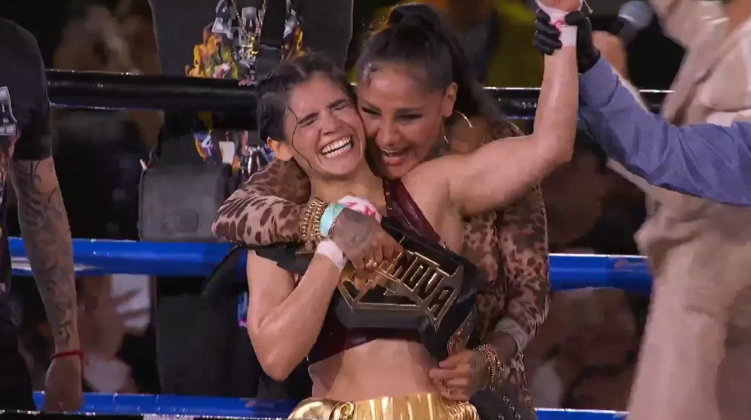 Alana Flores derrota a Gala Montes por decisión unánime en Supernova Strikers. Foto: X (@supernovaboxing)