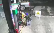 Delincuentes encapuchados cometen asalto en gasolinera de El Carmen