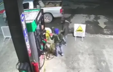 Delincuentes encapuchados cometen asalto en gasolinera de El Carmen
