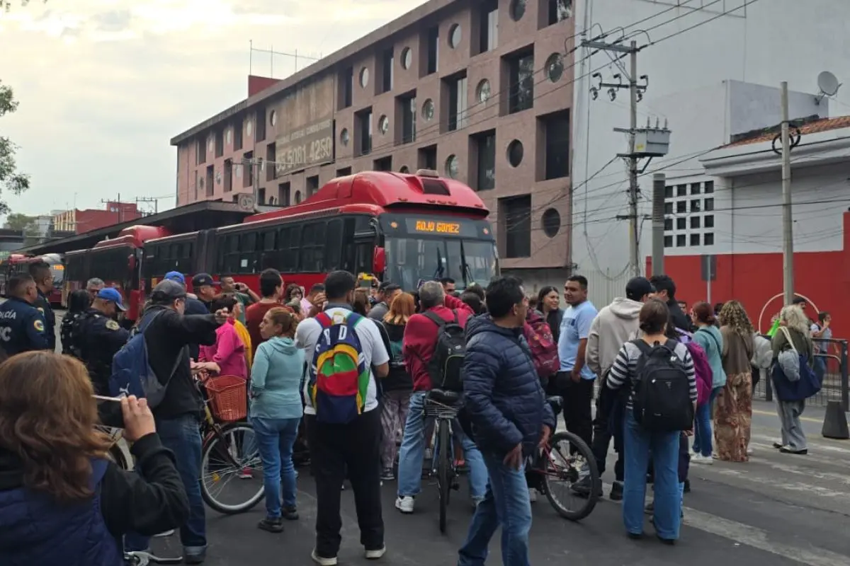 Bloqueo vial en calles de la CDMX.  Foto: Luis Antonio Alfaro
