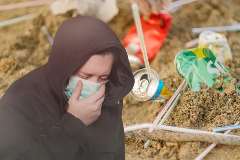 Mujer sufriendo de la contaminación. Foto: Canva