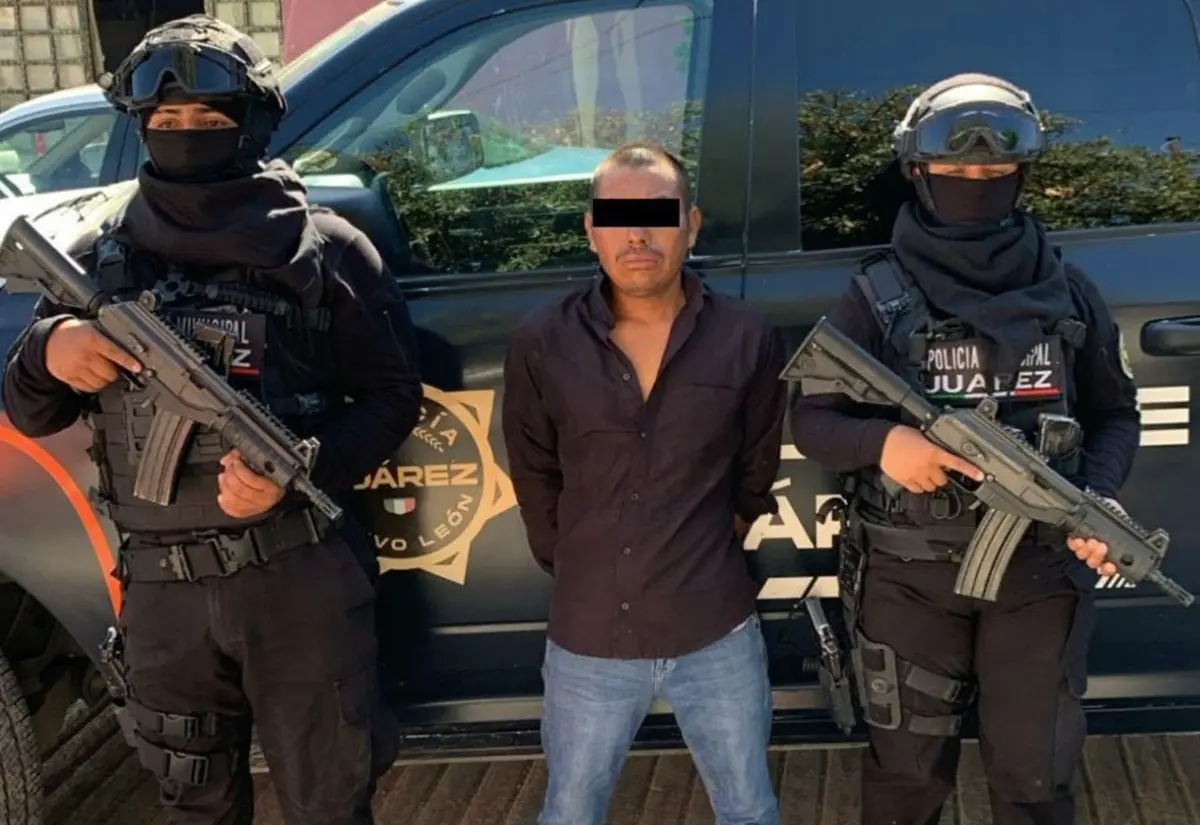 Un hombre fue detenido por maltrato animal en la colonia Cerro de la Silla, en el municipio de Juárez, Nuevo León. Foto: Facebook Secretaría de Seguridad y Protección Ciudadana de Juárez N.L.