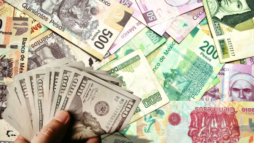 Dólar GANA VALOR en CDMX HOY 18 de agosto: ¿dónde comprar o vender en el AICM?