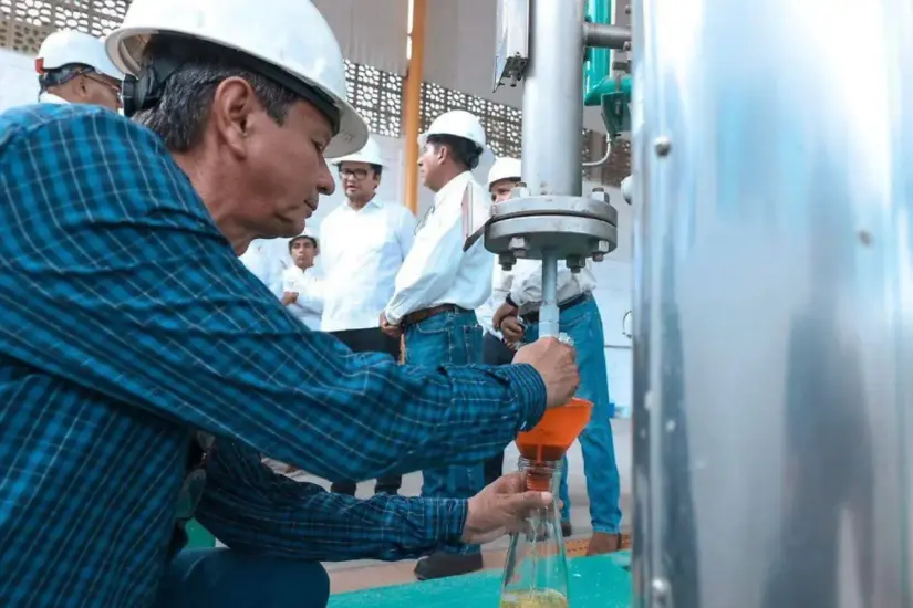 En esta empresa se procesan 14 toneladas diarias de plástico triturado | Foto: gobierno de Tamaulipas