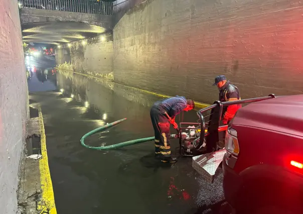 Inundación en Cuauhtémoc: bomberos atienden en minutos el bajo puente de Fray Servando