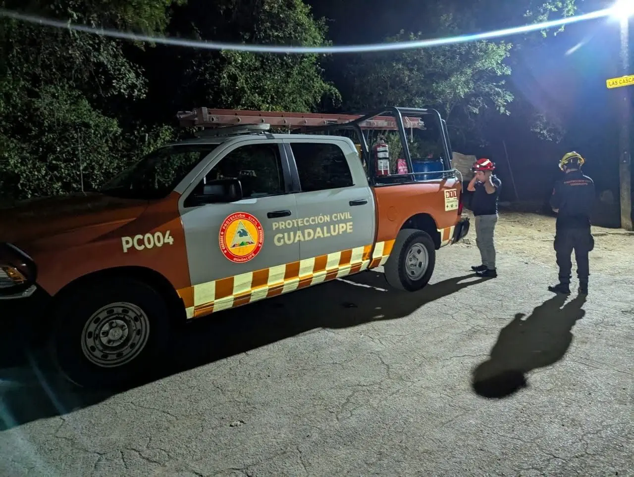 La víctima, identificada como Carlos Vázquez, de 27 años y originario de Escobedo, se encontraba en un punto de difícil acceso. Foto: Protección Civil de Guadalupe.
