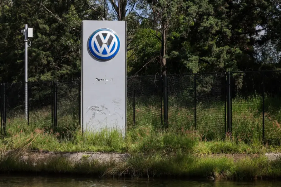 Planta de Volkswagen en Puebla acuerda con su sindicato 4% de aumento al salario