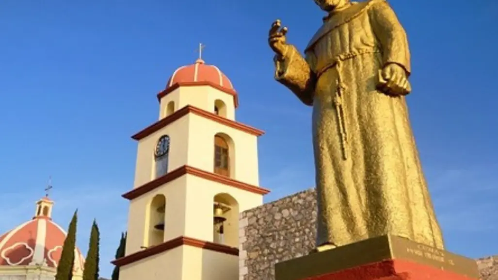 El reloj de esta iglesia de Tamaulipas fue construido por los mismos relojeros del Big Ben en Londres