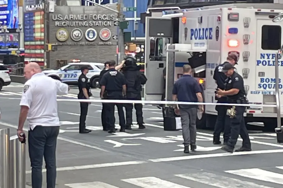 Evacúan Times Square por amenaza de bomba en Nueva York