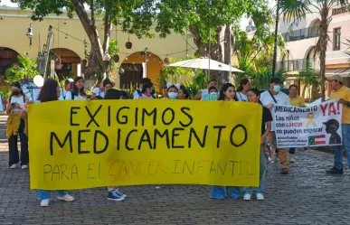 Marchan por desabasto de medicamentos oncológicos en el Hospital O´Horán en Mérida