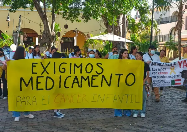 Marchan por desabasto de medicamentos oncológicos en el Hospital O´Horán en Mérida