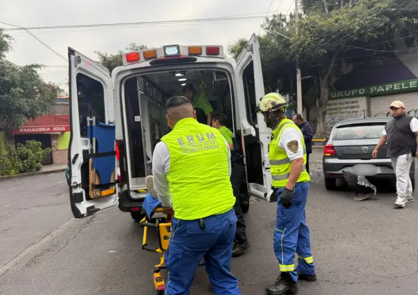 FOTOS | Fuerte choque en la alcaldía Cuauhtémoc deja un conductor prensado y herido
