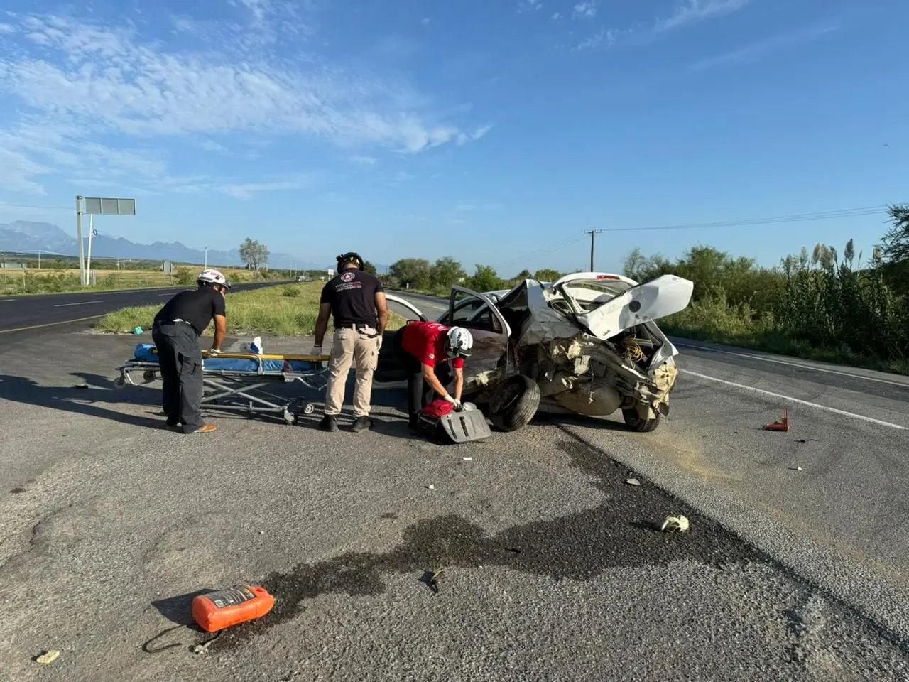 El accidente vial en Montemorelos continúa bajo investigación, mientras las autoridades exhortan a los conductores a extremar precauciones. Foto: Protección Civil de Nuevo León.
