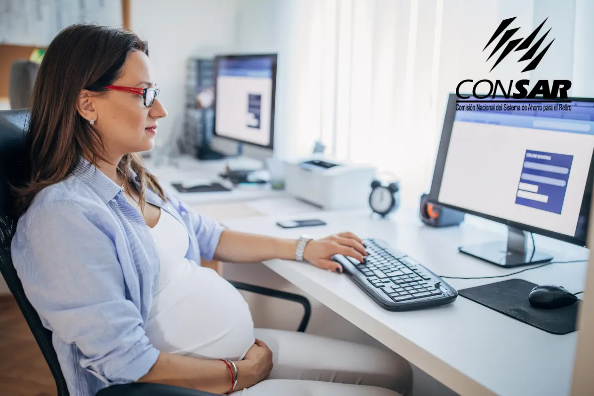 El retiro de las mujeres se ve afectado por las pausas laborales que generan los cuidados familiares y las licencias. Foto: Canva