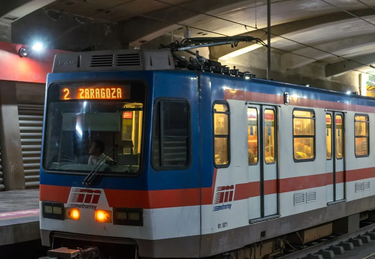 La Línea 2 de Metrorrey te lleva a la Plaza Comercial Morelos del centro de Monterrey y a otros atractivos turísticos. Foto: Facebook Metrorrey