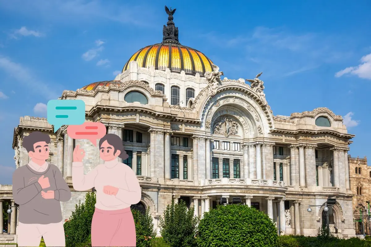 Palacio de Bellas Artes, personas platicando   Foto: Canva