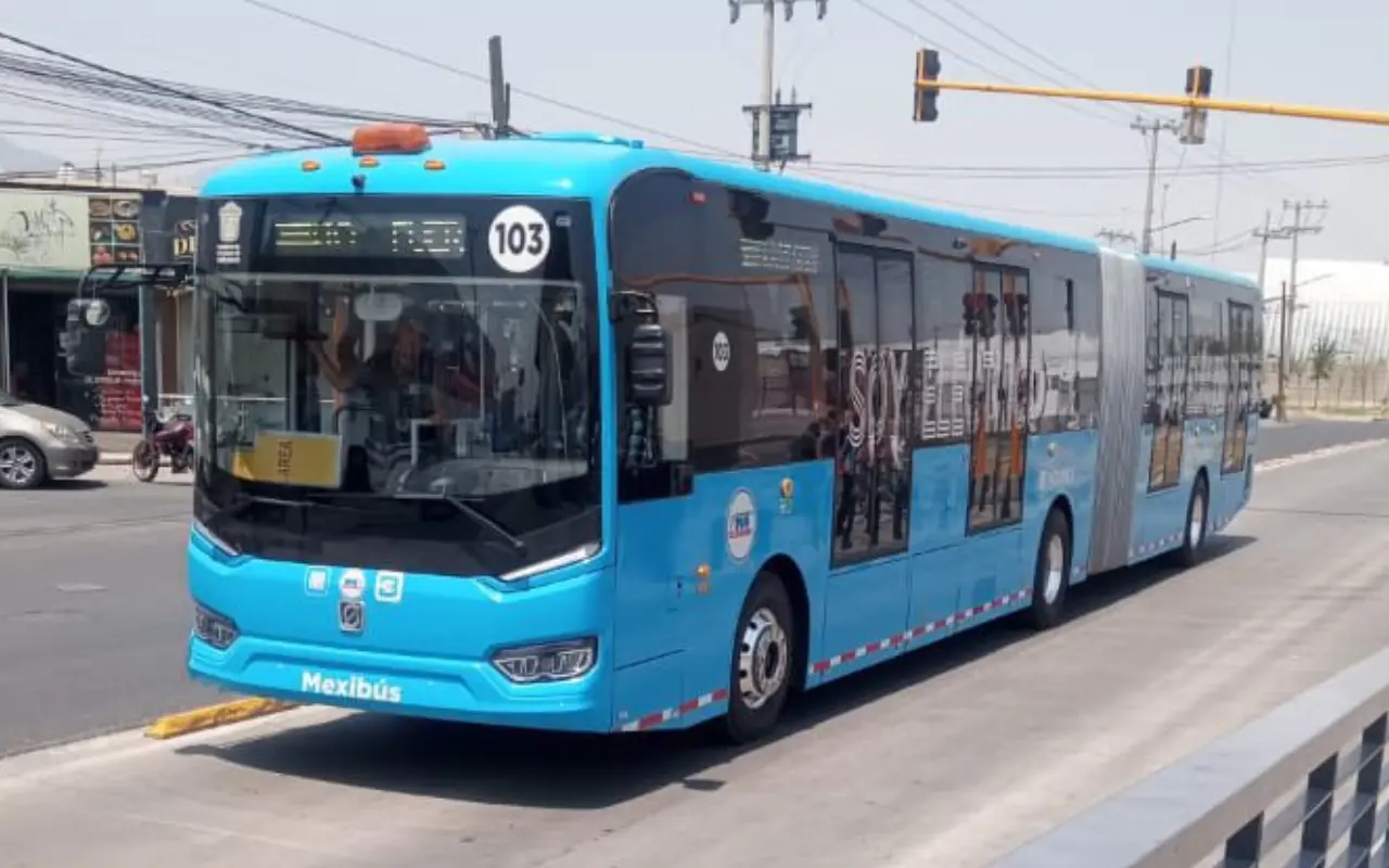 Trolebús. Foto: FB/ Secretaría de Movilidad del Estado de México (Canva)