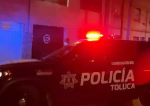 Balacera en vecindad de Toluca deja dos hombres muertos y una mujer herida por arma de fuego