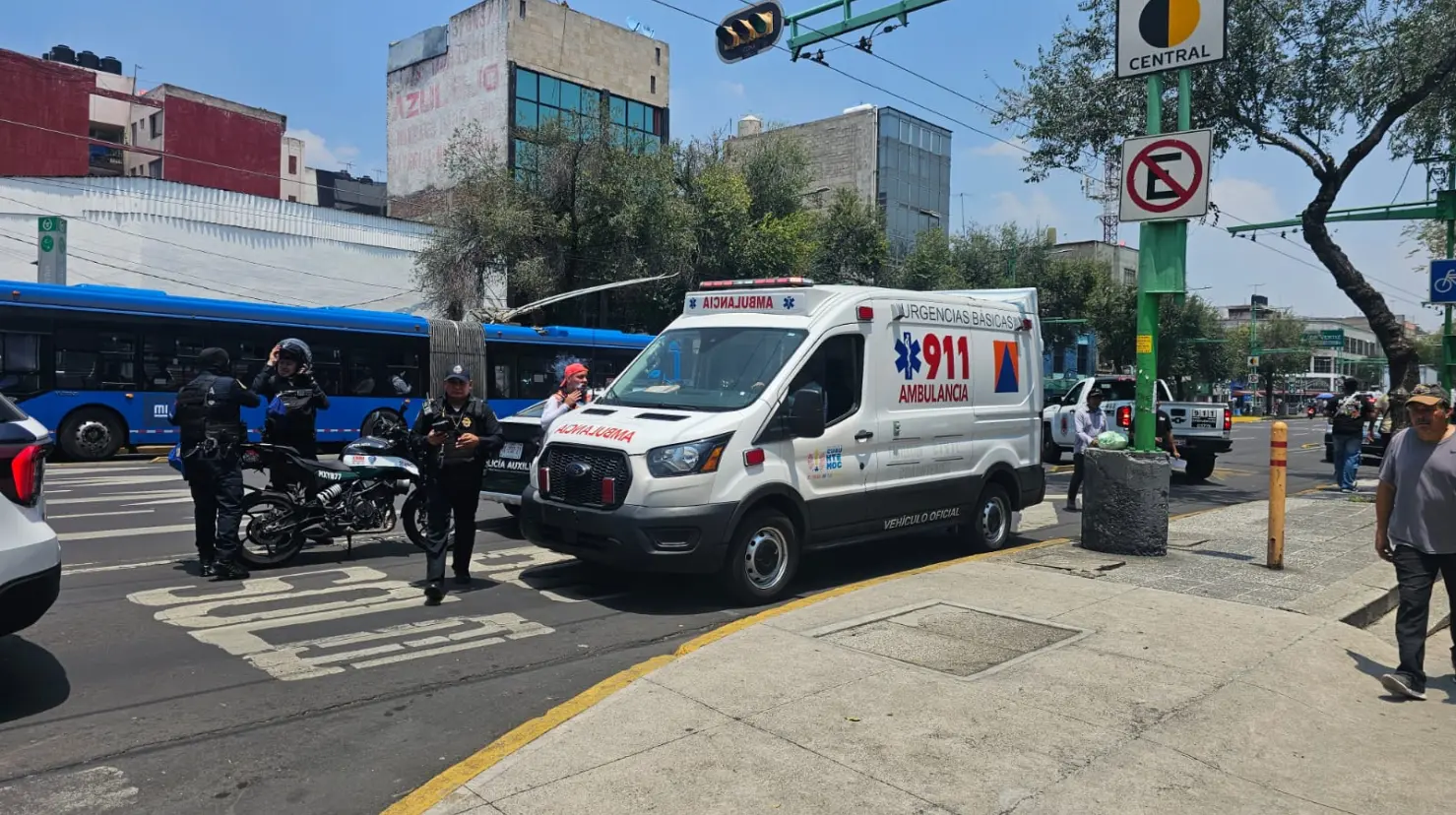 Accidente provocó una riña en Eje Central. Foto: Luis Antonio Alfaro