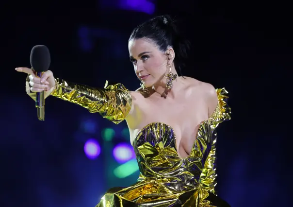 Katy Perry sufre descarga eléctrica en pleno concierto