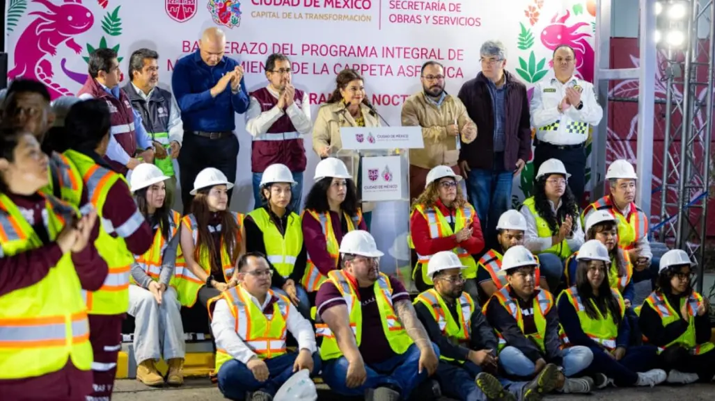 Clara Brugada arranca programa de bacheo nocturno en más de 217 vialidades de la CDMX