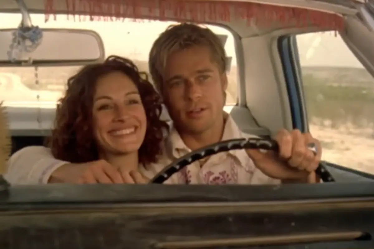 Julia Roberts y Brad Pitt en The Mexican (Foto: Youtube, The Mexican Official Trailer [2001] / Canva)