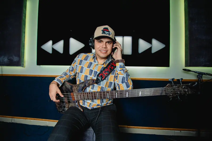 Cantantes del regional mexicano lamentan la muerte de Ernesto Barajas