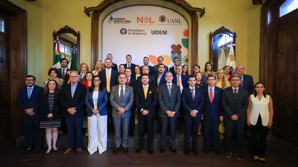 Samuel García presenta estrategia Ponte Nuevo, Ponte Mundial al Consejo de Nuevo León