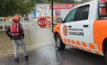 Cierran cruce ante intensas lluvias en Guadalupe